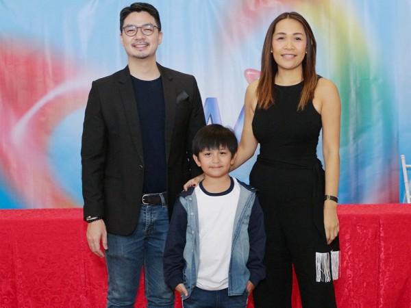 (L-R) GMA Assistant Vice President and Head for Talent Imaging and Marketing Simoun Ferrer; Raphael Landicho; and GMA Artist Center Senior Talent Manager Joy Marcelo