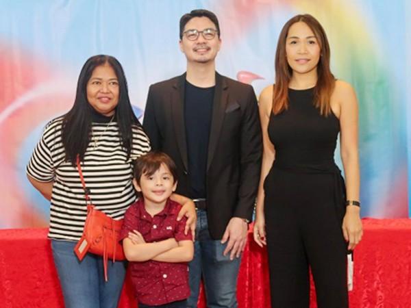 (L-R) Euwenn Aleta's co-manager Jennifer Molina; Euwenn Aleta; GMA Assistant Vice President and Head for Talent Imaging and Marketing Simoun Ferrer; and GMA Artist Center Senior Talent Manager Joy Marcelo