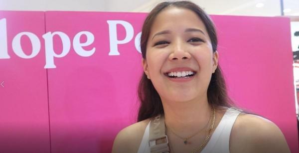 Winnie Wong talking about her artworks