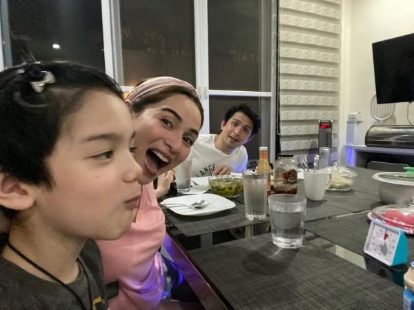 Jennylyn Mercado with son Alex Jazz and boyfriend Dennis Trillo