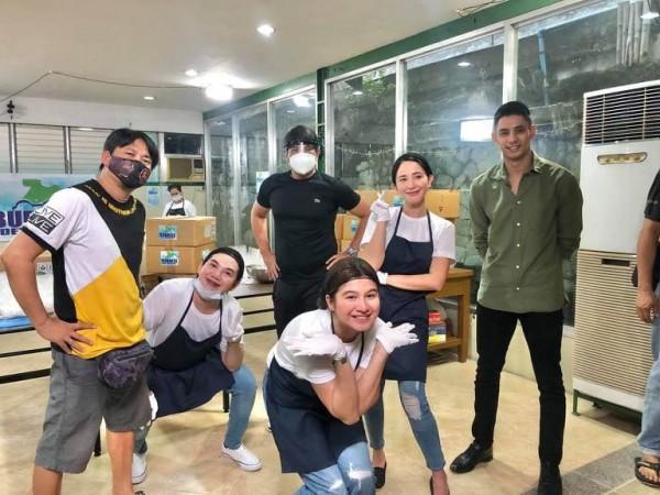 Luis Hontiveros with his co stars in Wish Ko Lang