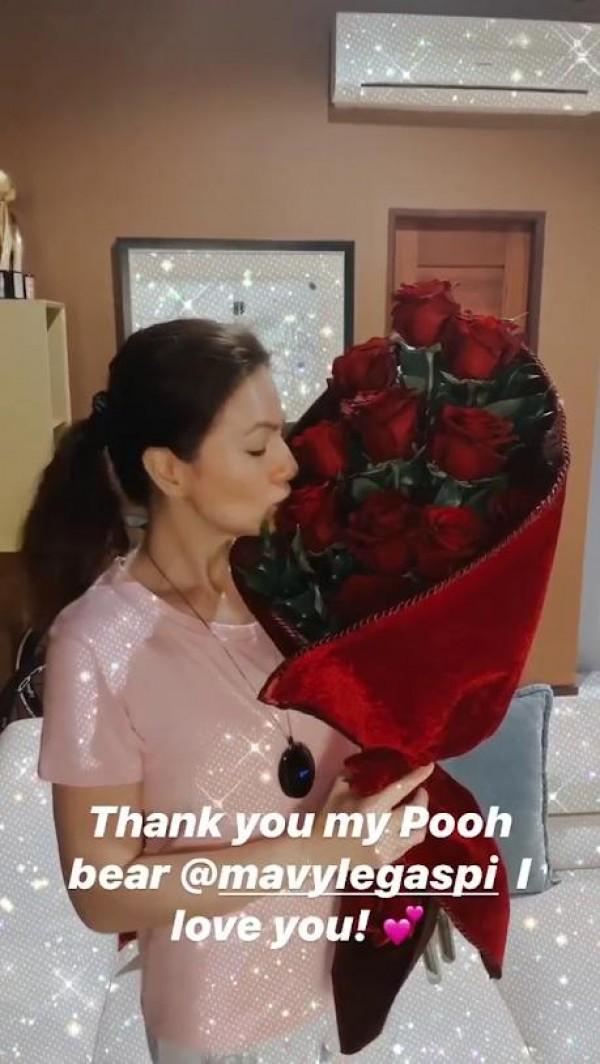 Mavy and Cassy Legaspis gifts for Carmina Villarroel