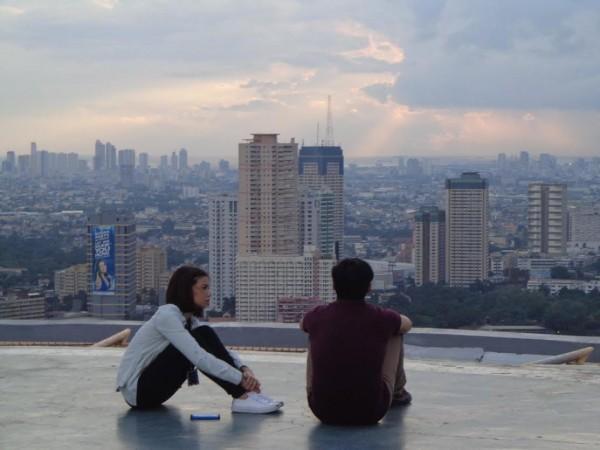 Glaiza de Castro and Dominic Roco are call center agents in Sleepless