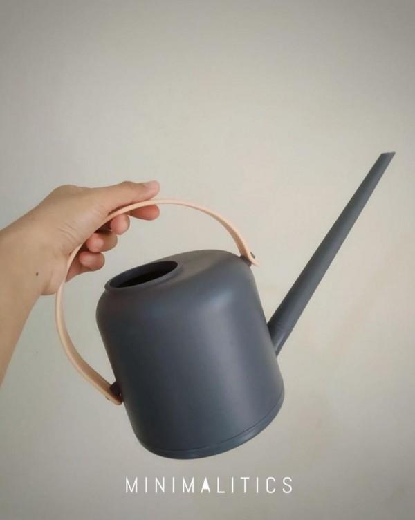 Watering can from minimalitics