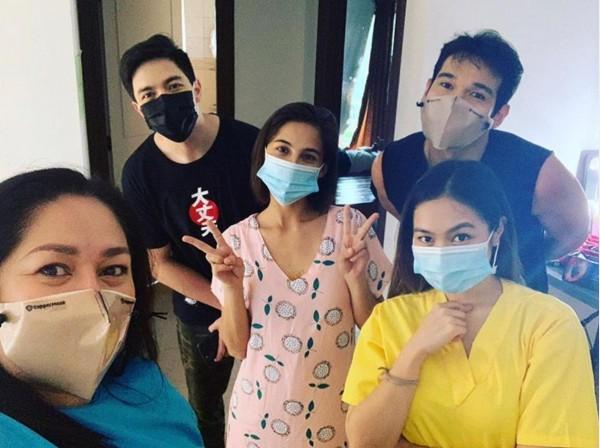 Cast ng Love On The Balcony