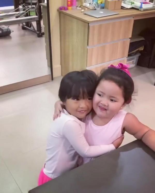 Tali Sotto and Brooklyn Guanio Mago hugging 
