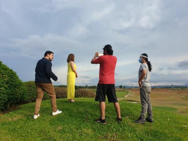 On the set of I Can See You The Promise