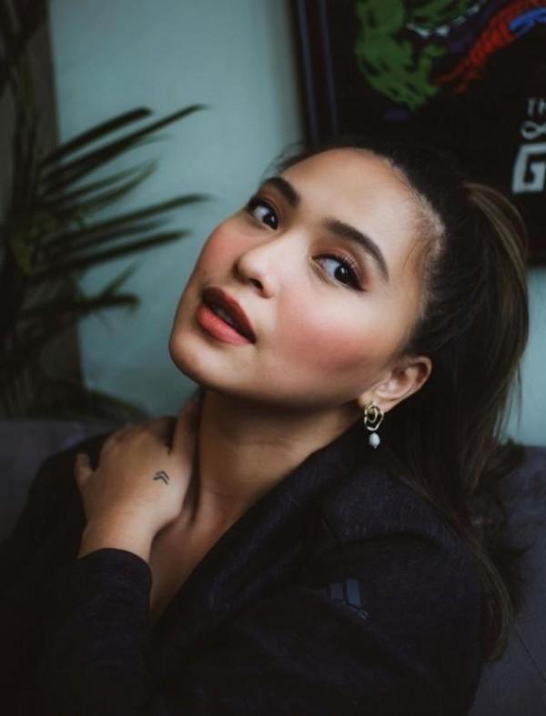 Photos taken from Joyce Pring s Instagram