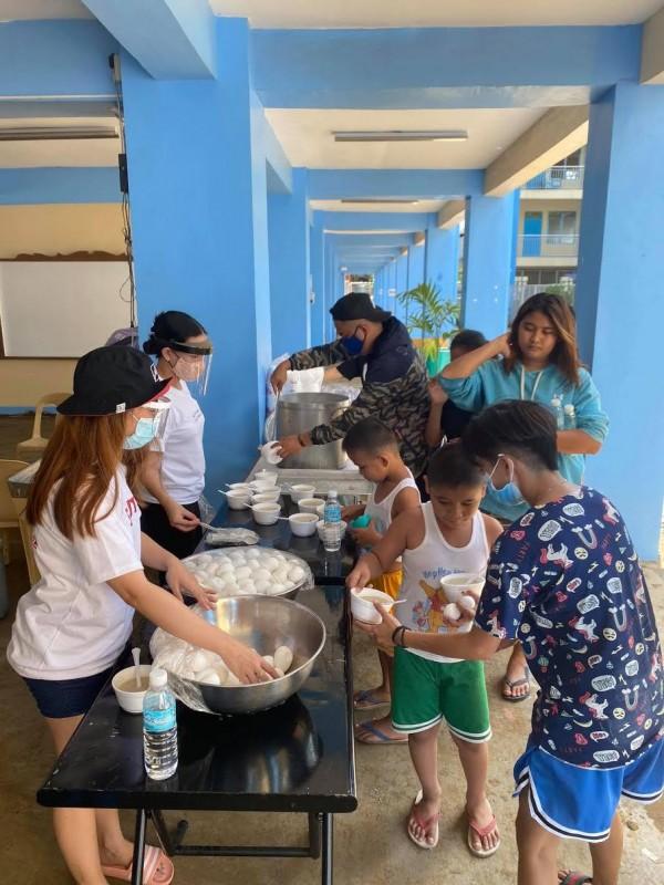 Chef Tatung at Kalumpang Elem School