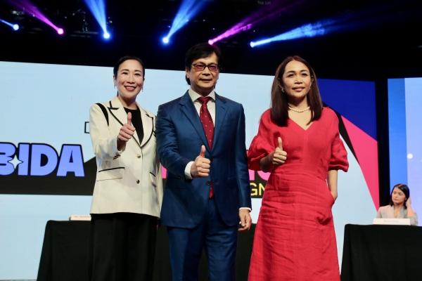 Annette Gozon Valdes DILG Secretary Benhur Abalos Joy Marcelo at the MOA signing of BIDA Campaign