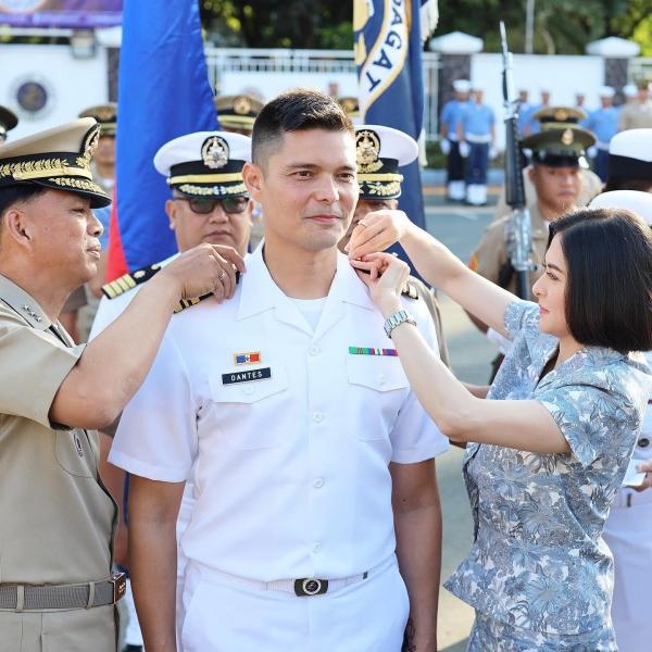 Lieutenant Commander of the Philippine Navy reserve command Dingdong Dantes