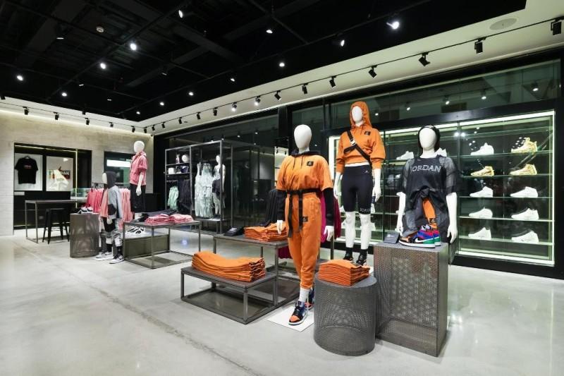 jordan shoes store near me