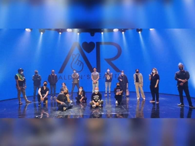 Christian Bautista and other staff