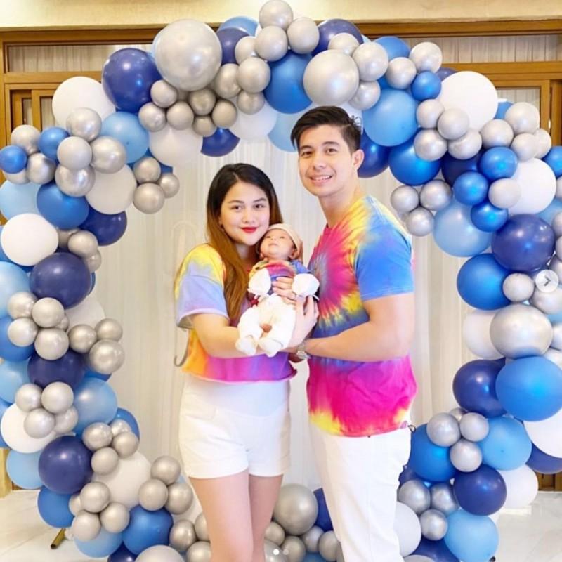 Rodjun Cruz Dianne Medina at baby Joaquin