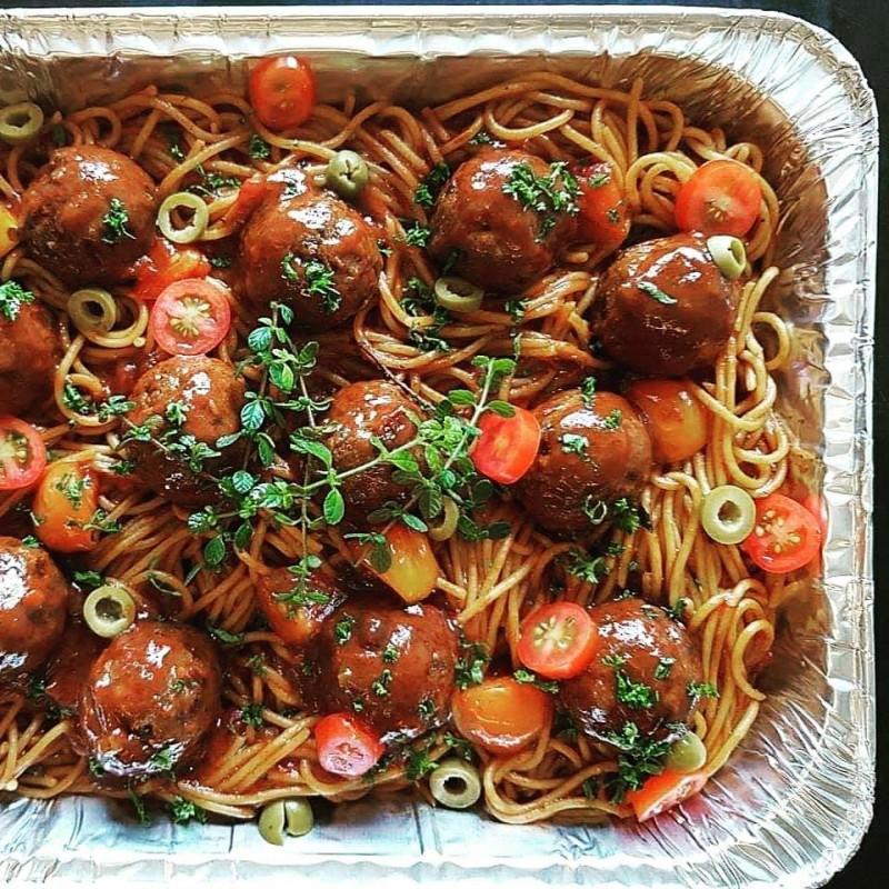 Spaghetti and meatless meatballs