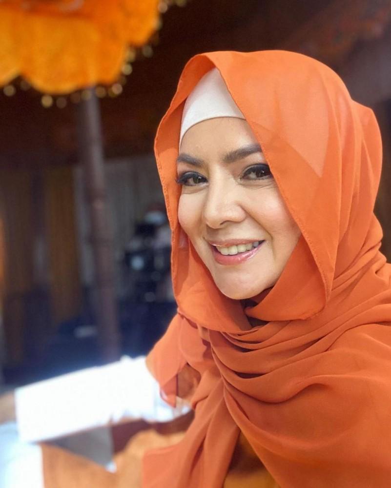 Alice Dixson as Amirah