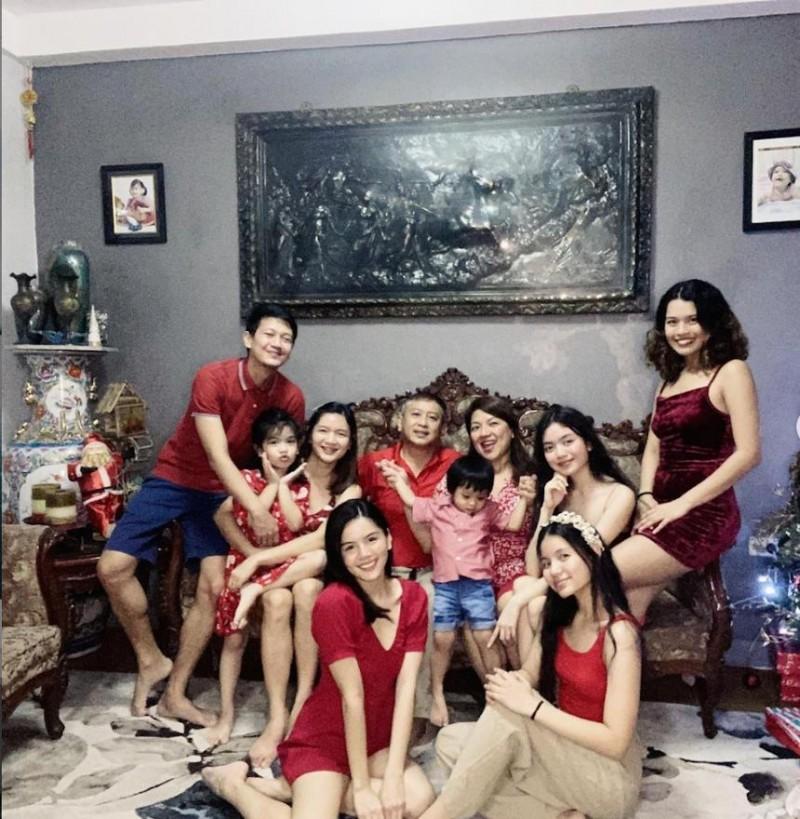 Jenzel Angeles and her family