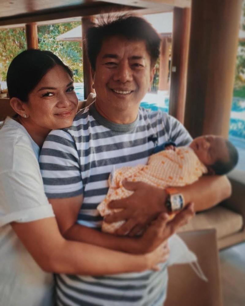 Meryll Soriano with Willie Revillame and her son