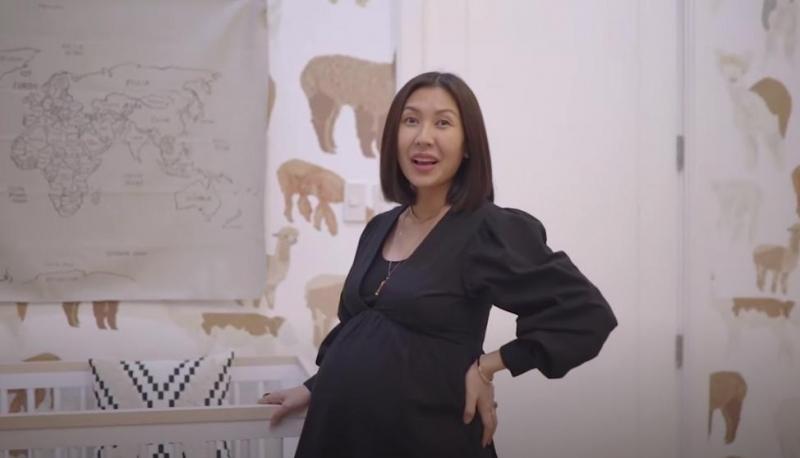 Liz Uy is ready to popped soon since she s nine months already Photos taken from Elle Uy s YouTube page
