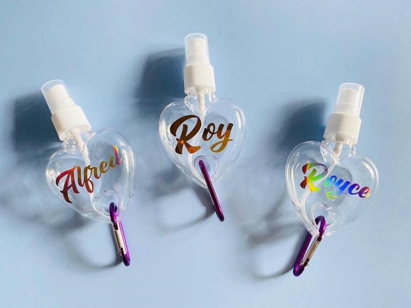 Alcohol spray keychain