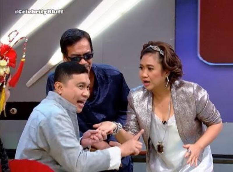 Jose Manalo palm reading Eugene Domingo