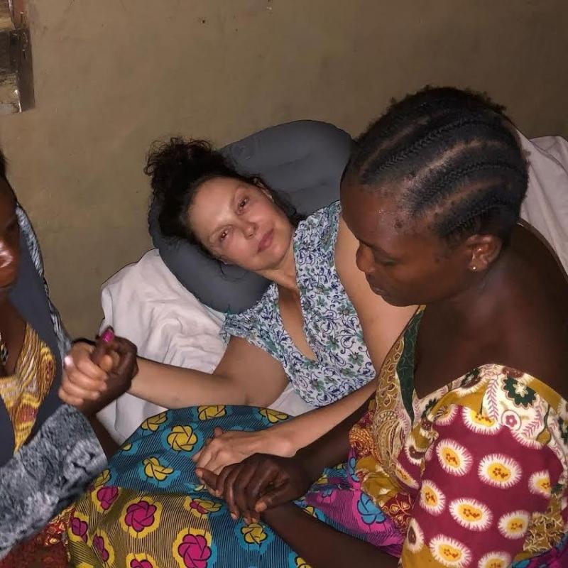shley judd with congolese women