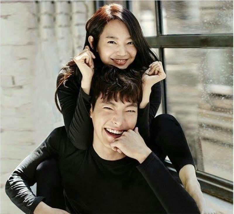 Shin Min Ah and Kim Woo Bin.