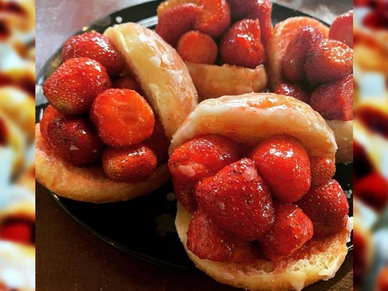  strawberry donuts