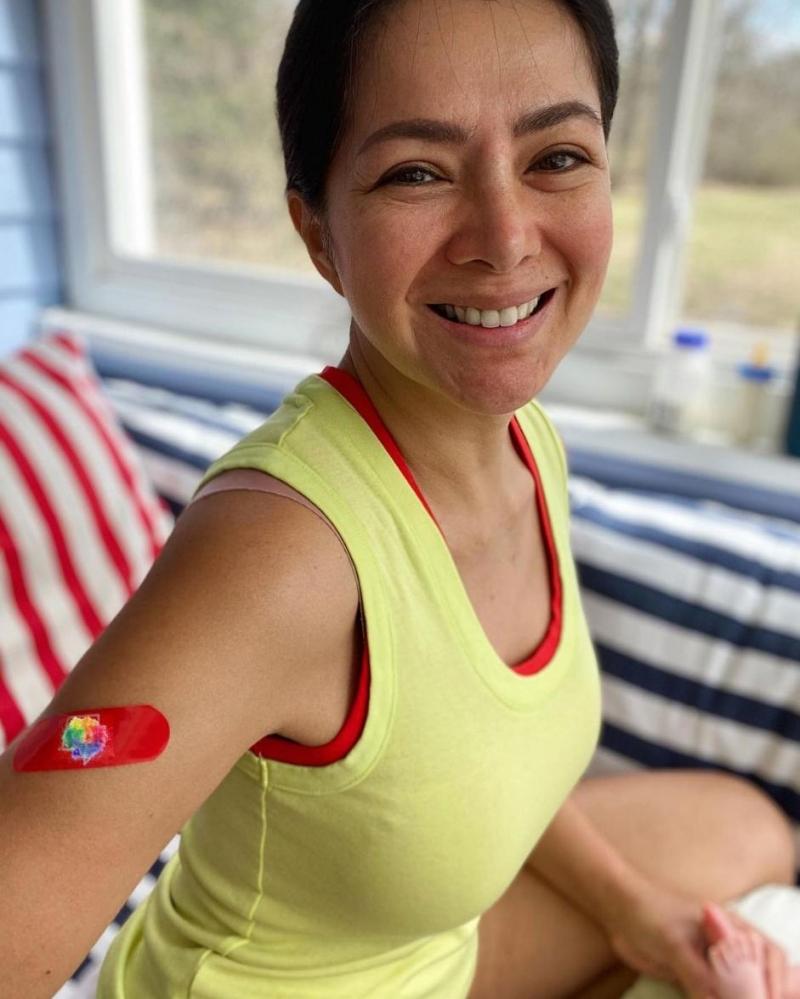 Alice Dixson vaccinated