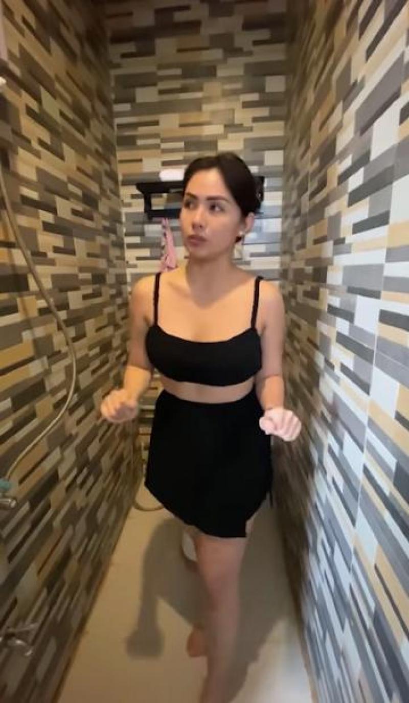 ashley rivera in the bathroom