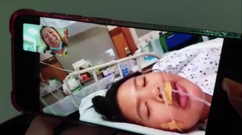 nicole hyala and daughter