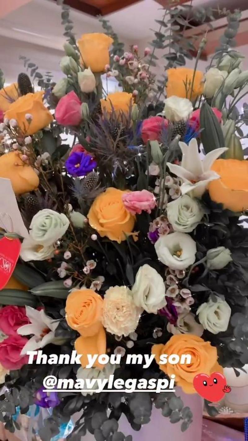 Mavy Legaspis gift for Carmina Villarroel