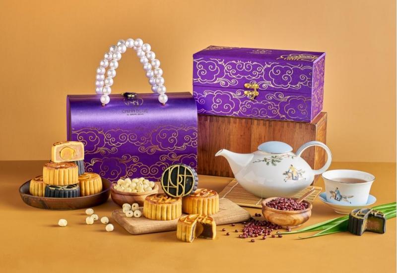 mooncake boxes at conrad manila