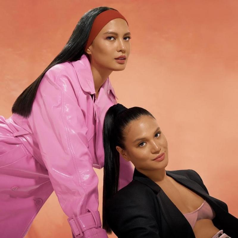 Isabelle and Ava Daza