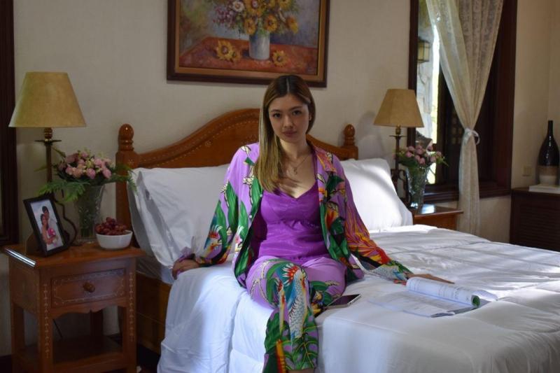 Lianne Valentin as Stella in Apoy sa Langit