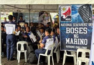 Musical tribute for Filipino seafarers despite the downpour